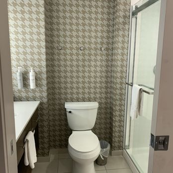 Home2 Suites by Hilton Turlock - Clean Bathroom - Hotels Near Me - Turlock, California