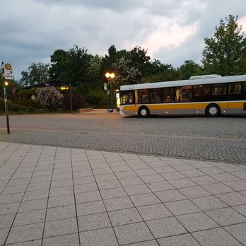 Bahnhof Ludwigsfelde - Vorplatz mit Bushalte - Train Stations Near Me - Ludwigsfelde, BB