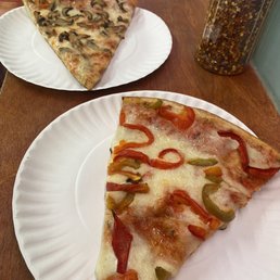 Mushroom pizza, jalapeño and red pepper pizza. Mushroom pizza, jalapeño and red pepper pizza.