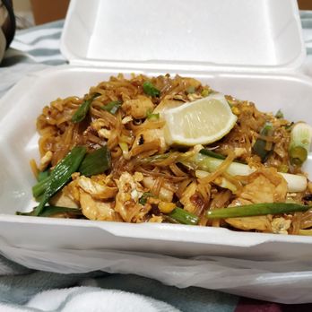 Thai Silk Restaurant - My bland and slightly overpriced Chicken Pad Thai. - Thai Near Me - Orlando, Florida Thai Silk Restaurant - My bland and slightly overpriced Chicken Pad Thai. - Thai Near Me - Orlando, Florida