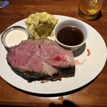 J. Alexander's Restaurant - 20oz Prime Rib - American Near Me - Overland Park, Kansas