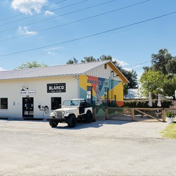 Blanco Feed Store - Beer Bar Near Me - Blanco, Texas