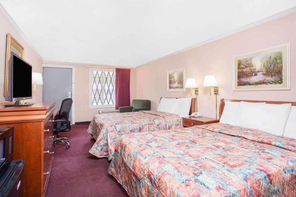 KNIGHTS INN AUGUSTA AT BOY SCOUT RD Updated June 2024 36 Photos 210 Boy Scout Road