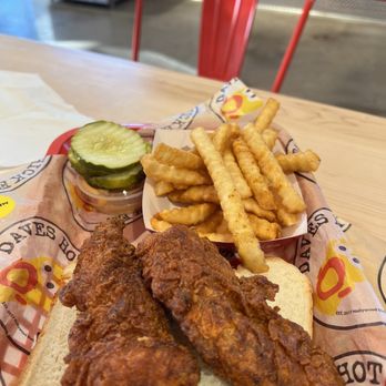 Dave's Hot Chicken - Chicken Shop Near Me - Lake Mary, Florida