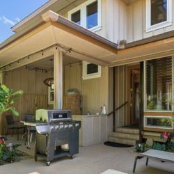 KAUAI Island Screen Specialists - PRINCEVILLE Jalousie Window Screen Replacements, Patio Door Screen Replacements, Custom Patio Enclosures Kauai Island Screen Specialists
