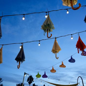 Meadowlark Dairy - Outside decor - Ice Cream & Frozen Yogurt Near Me - Pleasanton, California