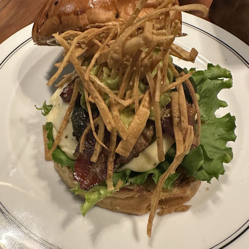Butcher & Sons - Bowie-Hamburger - Burgers Near Me - México, D.F., DIF Butcher & Sons - Bowie-Hamburger - Burgers Near Me - México, D.F., DIF