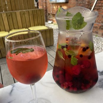 The Therapist - White sangria - Vegan Near Me - Lisbon, 11