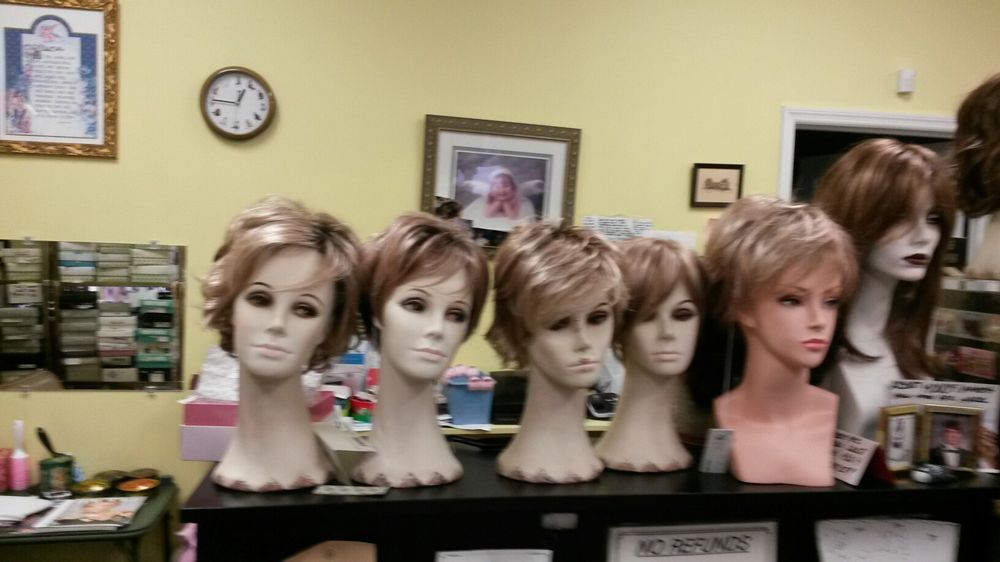 WE THREE WIGS Updated October 2024 15 Photos 4822 Kingston Pike