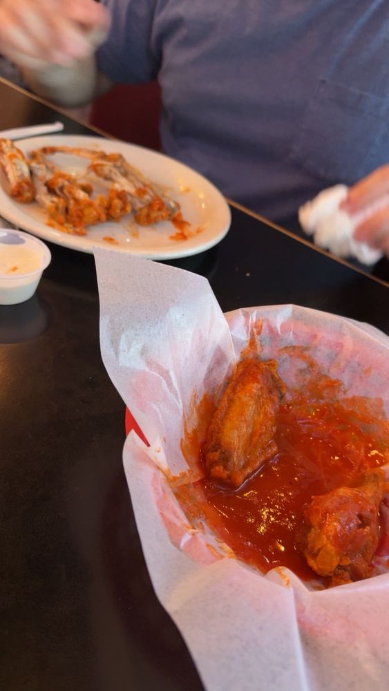 IL Primo Pizza & Wings Logo