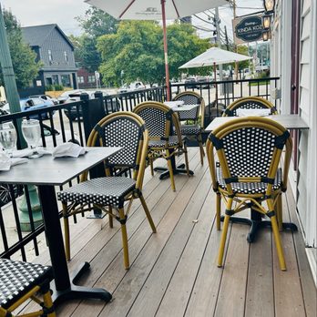 Feeling Kinda Kozy - 9/6/25 - patio outdoor dining - Bars Near Me - Fishkill, New York