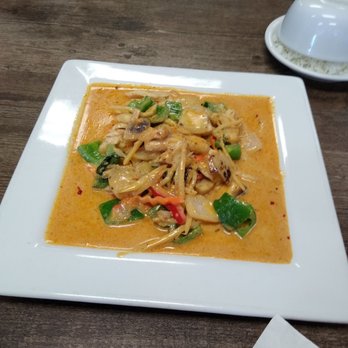 Thai Fix - Chicken curry. Awesome! - Thai Near Me - Lake Orion, Michigan
