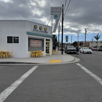 Bites & Bashes Cafe - Cafes Near Me - Lomita, California