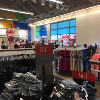 Old Navy - Women's Clothing Near Me - Oak Park, Illinois