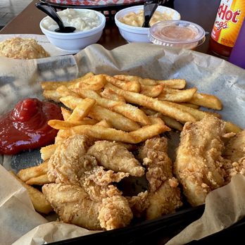 Mama's Chicken Kitchen - Chicken Tenders, fries, mac & cheese, chicken & dumplings - Chicken Wings Near Me - Gatlinburg, Tennessee Mama's Chicken Kitchen - Chicken Tenders, fries, mac & cheese, chicken & dumplings - Chicken Wings Near Me - Gatlinburg, Tennessee
