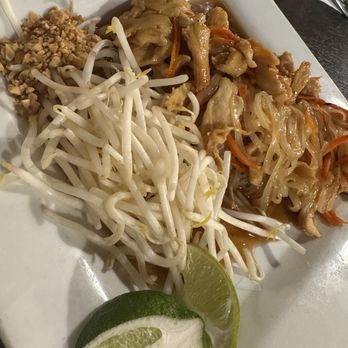 Pho Golden - Pad Thai - Vietnamese Near Me - Port Orchard, Washington