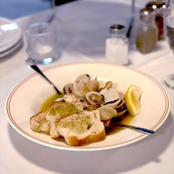 Vulcano's Italian Restaurant - Clams Casino