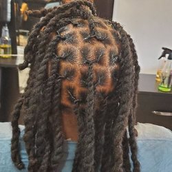 Two strands twist