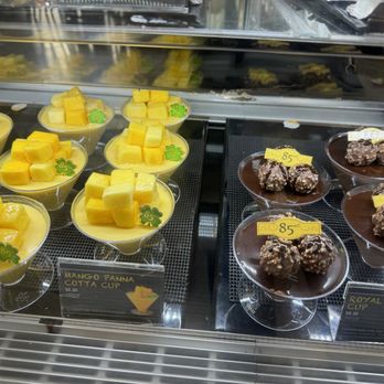 85°C Bakery Cafe-Alhambra - Coffee & Tea Near Me - Alhambra, California