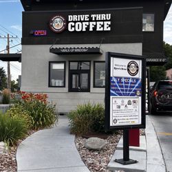 Bjorn's Brew Coffee - Bjorn's drive thru
