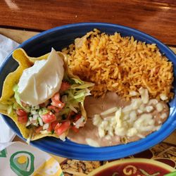 El Nopalito - Rice, beans and salad with my fajita lunch