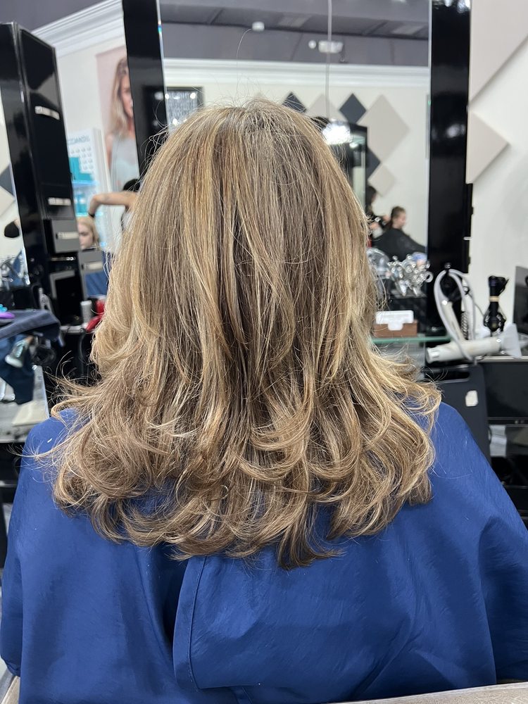 Ombre Salon Image