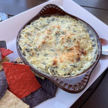 Charlie's Bar & Kitchen - Spinach and artichoke dip - Bars Near Me - Lake George, New York