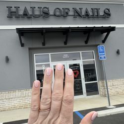 Haus of Nails - Outside the salon