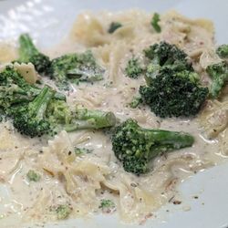Deli News Pizza - Bowtie carbonara with broccoli.