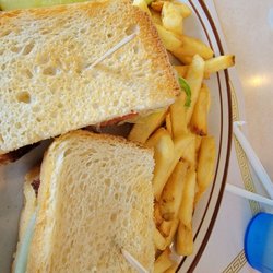 New Horizon Restaurant - BLT and fries