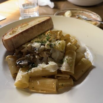 Moxies Victoria Restaurant - Chick Rigatoni ($27): decent tasting but on the small side.... - Canadian (New) Near Me - Victoria, British Columbia Moxies Victoria Restaurant - Chick Rigatoni ($27): decent tasting but on the small side.... - Canadian (New) Near Me - Victoria, British Columbia