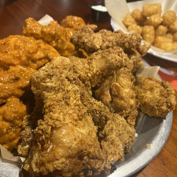 Hooters - Wings - Sports Bars Near Me - Charleston, South Carolina