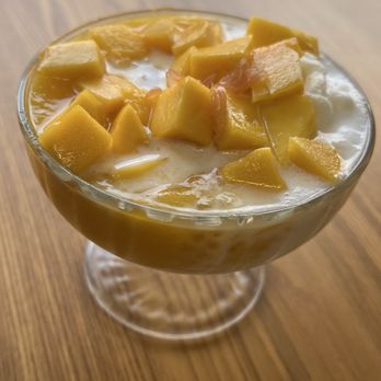 Mango Mango Dessert - A2 Snow White Mango Juice Sago & Pomelo - Desserts Near Me - Plainview, New York