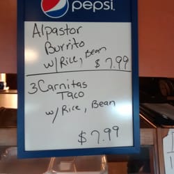 La Pequena - Specials