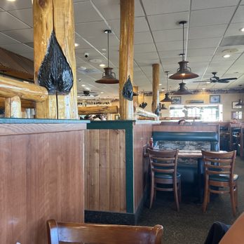Black Bear Diner Hayward - Inside - Diners Near Me - Hayward, California