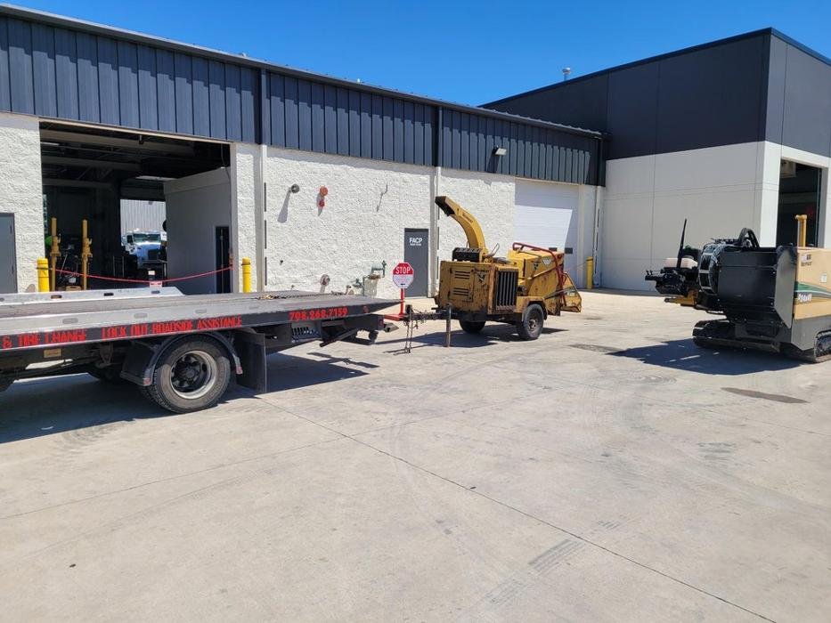 LYFT TOWING Updated August 2024 43 Photos 16124 Vandustrial Ln