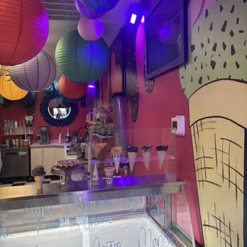 Fine Fellows Creamery - Ice Cream & Frozen Yogurt Near Me - Cape May, New Jersey