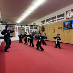 Bill Grossman's School of Kenpo Karate - Master Lewis teaching the kids class