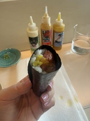 PARI PARI Handroll Bar by null