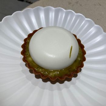 Lysee - Le Petit Jardin pastry - Desserts Near Me - New York, New York Lysee - Le Petit Jardin pastry - Desserts Near Me - New York, New York