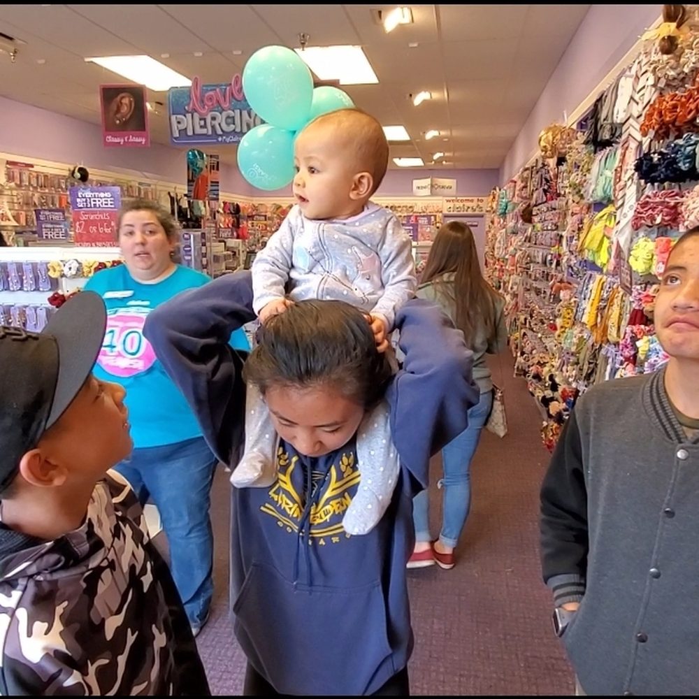 Employee in the blue shirt Is AMAZING! Employee in the blue shirt Is AMAZING!