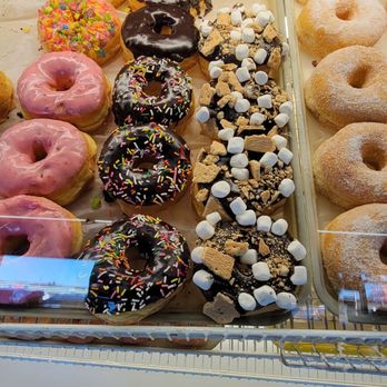 Sip & Dip - DONUTS - Donuts Near Me - Saint Cloud, Florida