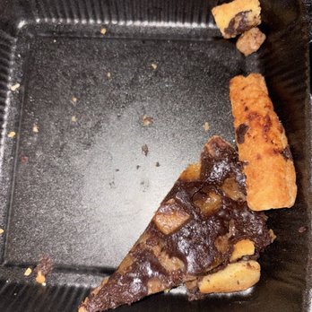 El Bacaro - I gasped when I saw the chocolate tart. Was it their leftover? Need a smaller container, Saran Wrap or something. - Italian Near Me - Tulum, ROO