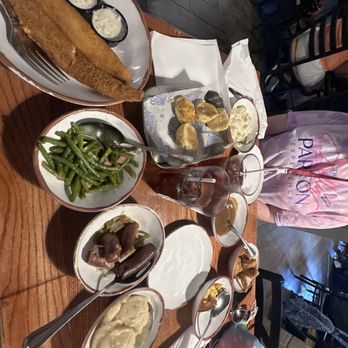 Aunt Granny's Restaurant - Buffets Near Me - Pigeon Forge, Tennessee