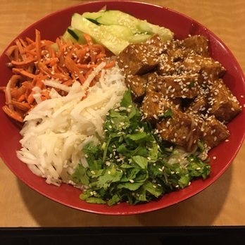 Z Counter - Vermicelli bowl with Tofu!! Yum! - Asian Fusion Near Me - Corpus Christi, Texas