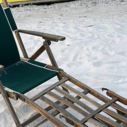 Sugar Sand Beach RV Resort - Almost got hurt badly on this "luxury lounge chair
