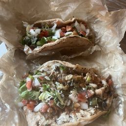 Grilled chicken soft shell tacos