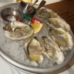 1/2 dozen Oysters