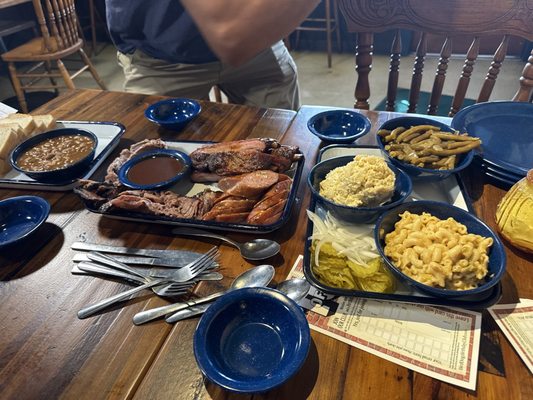 Bird Dog Pit BBQ by null