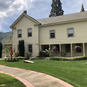 Del Rio Vineyards - Wine Tasting Room Near Me - Gold Hill, Oregon Del Rio Vineyards - Wine Tasting Room Near Me - Gold Hill, Oregon